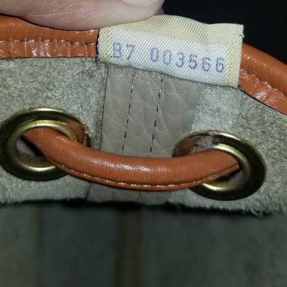 Dooney & Bourke - Picture 4 of 5